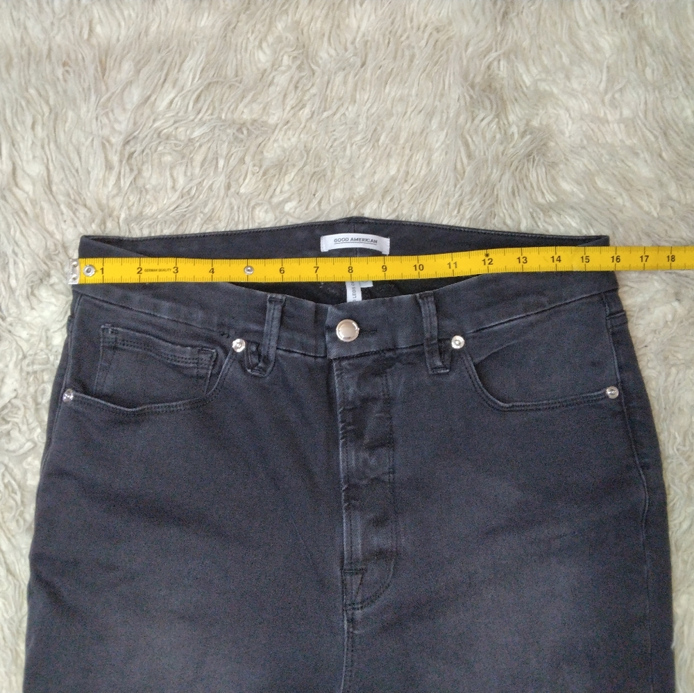 Good American Good Legs Crop Jeans Plus Size 16 - Picture 9 of 11